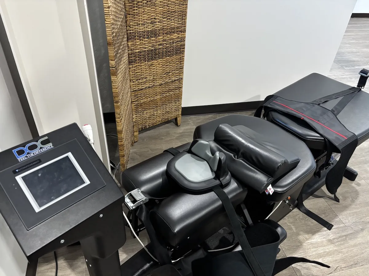 Spinal decompression table